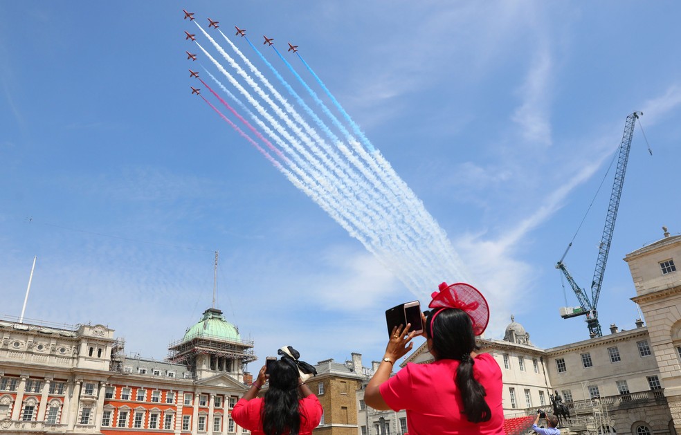 Red Arrows fazem apresentação durante a ‘Trooping the Colour’, no centro de Londres  (Foto: Simon Dawson/ Reuters)