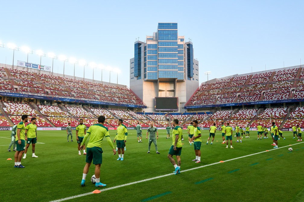 Palmeiras conhece estádio da final no último treino em Abu Dhabi, veja a provável escalação