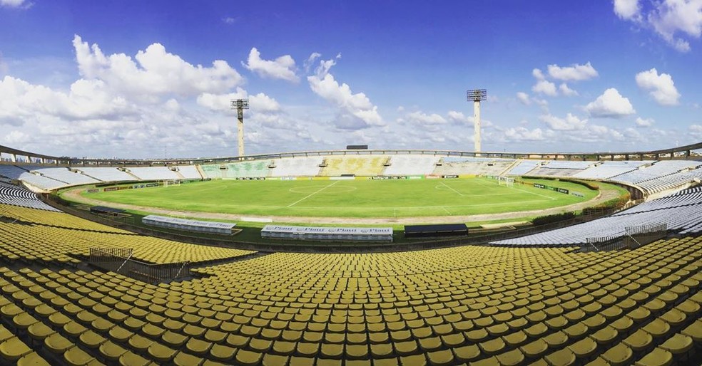 Estádio Albertão, em Teresina  — Foto: RiverAC