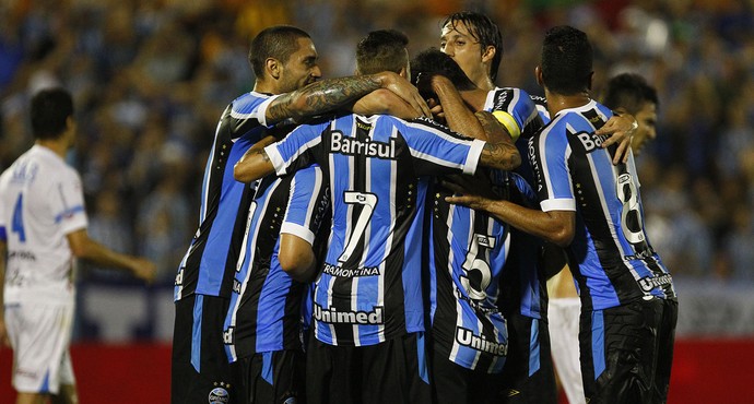 Grêmio comemora nova vitória e atuação segura no Vale
