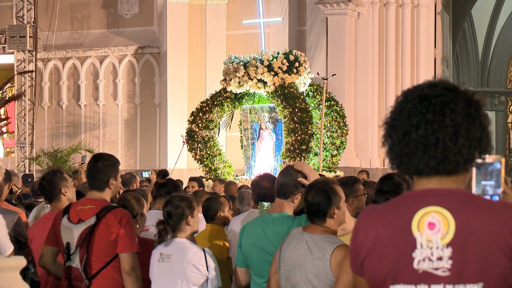 Romaria dos Homens reúne milhares de fiéis em devoção à ...