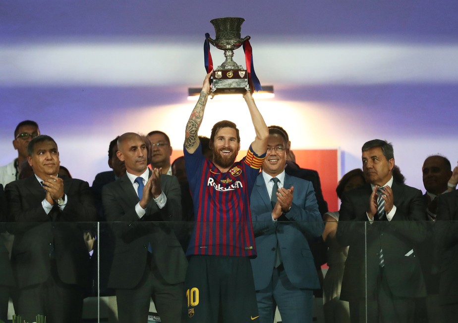 Barcelona enaltece feito de Messi, o maior campeÃ£o da histÃ³ria do clube