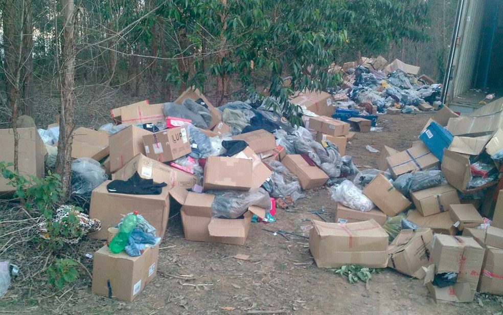 Produtos de loja de departamento avaliados em R$ 500 mil sÃ£o recuperados apÃ³s roubo de carga na Bahia (Foto: DivulgaÃ§Ã£o/PolÃ­cia Civil)