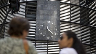 Relógios do Rio. Na foto, o relógio do prédio da Avenida Rio Branco, esquina com Rua do Ouvidor.   — Foto: Márcia Foletto / Agência O Globo