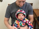 Zuckerberg acende debate sobre vacinação em foto com a filha
