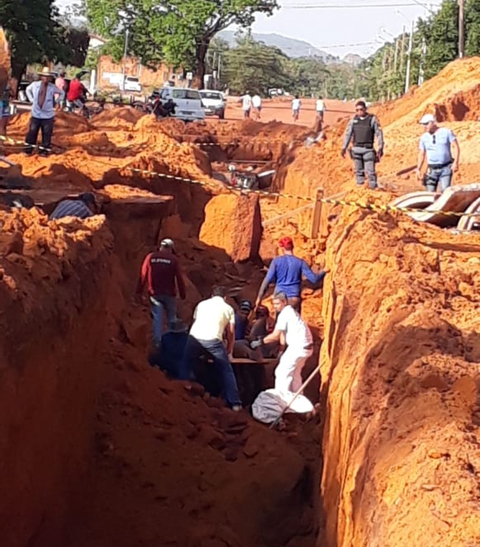 FuncionÃ¡rios foram soterrados. â€” Foto: ReproduÃ§Ã£o