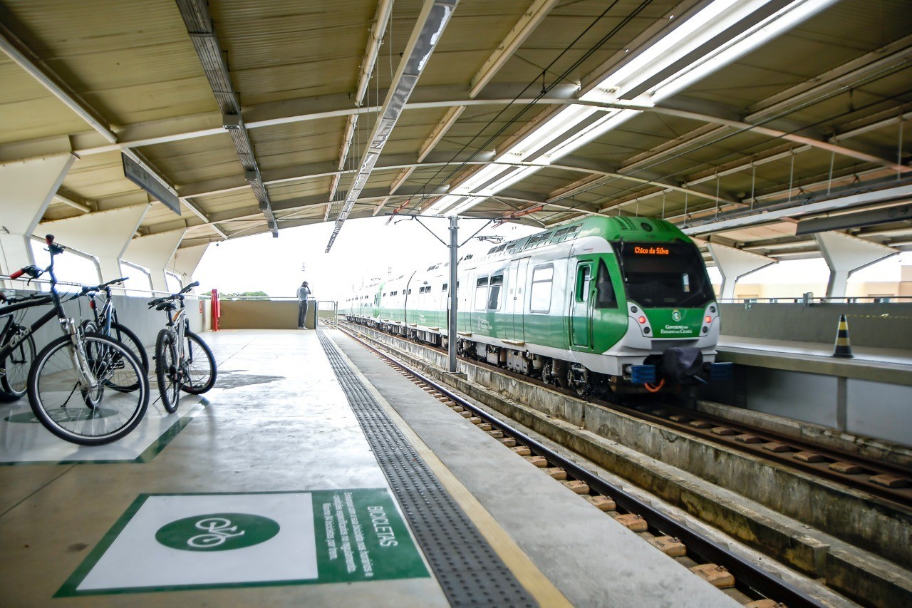 Metrô e VLT funcionarão em operação especial no domingo 