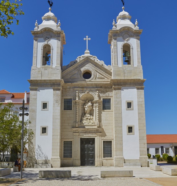 A capela de Nossa Senhora da Penha de França, monumento nacional português, fica dentro do complexo da Vista Alegre, em Ílhavo (Foto: Divulgação)