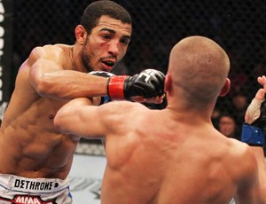 ufc129_11_aldo_vs_hominick_010.jpg