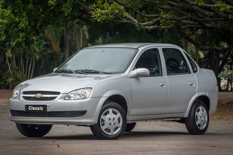 Chevrolet Classic também foi chamado para recall por airbags defeituosos — Foto: Divulgação