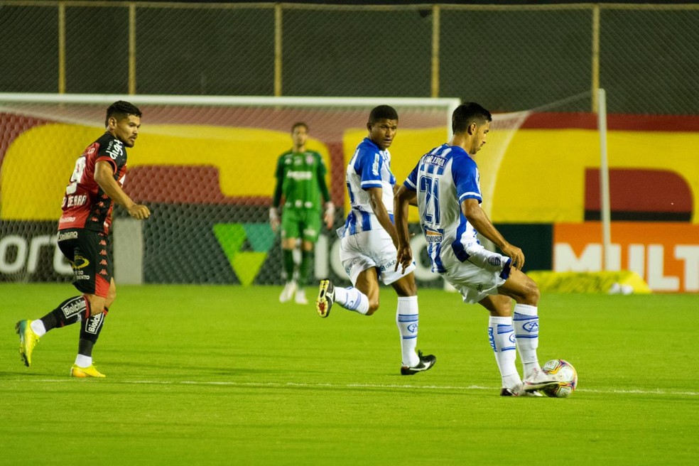 Azulão derrotou o Vitória, no Barradão, por 1 a 0 — Foto: Pietro Carpi/ECV
