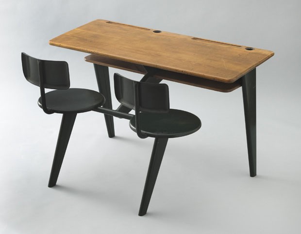 Mesa escolar, design Jean Prouvé, 1946 (Foto: divulgação)