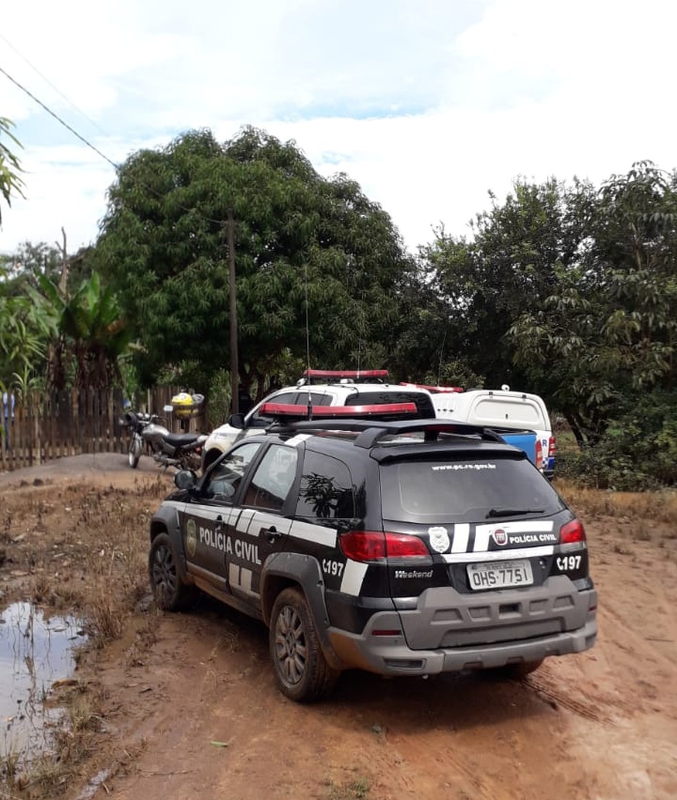 Vítima foi assassinada perto da casa onde morava, em Jaru — Foto: Portal P1/Reprodução