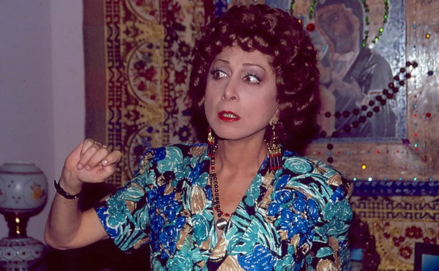 Aracy Balabanian como a dona Armênia, de 'Rainha da Sucata', em 1990