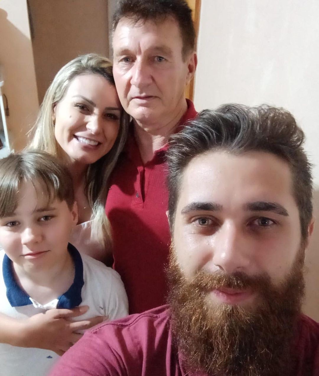 Andressa Urach e família (Foto: reprodução/instagram)