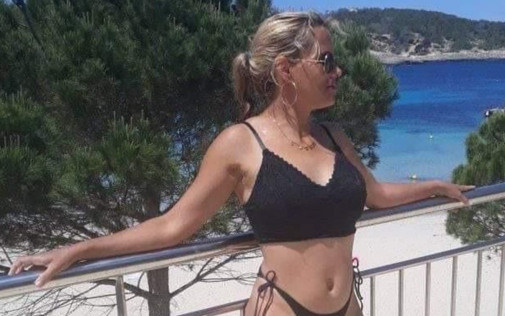 Filha relata que mãe foi vítima de violência doméstica em Ibiza e precisou voltar a Goiânia após ser atropelada por ex