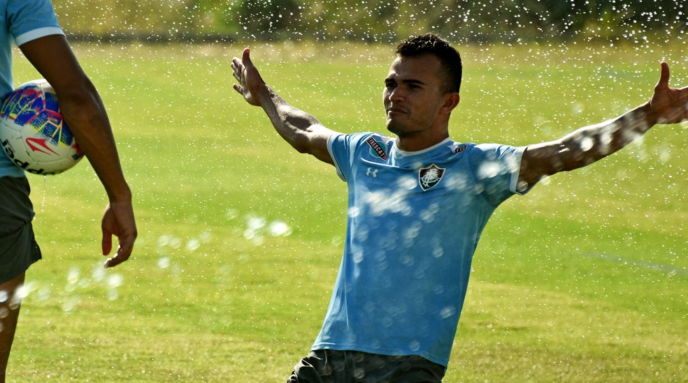 Lucas Fernandes em último treino pelo Fluminense antes de ir para o Paraná (Foto: Lucas Merçon / Fluminense)