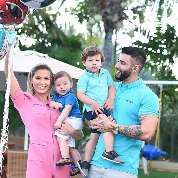 Andressa Suita, Gusttavo Lima e filhos (Foto: Reprodução Instagram)