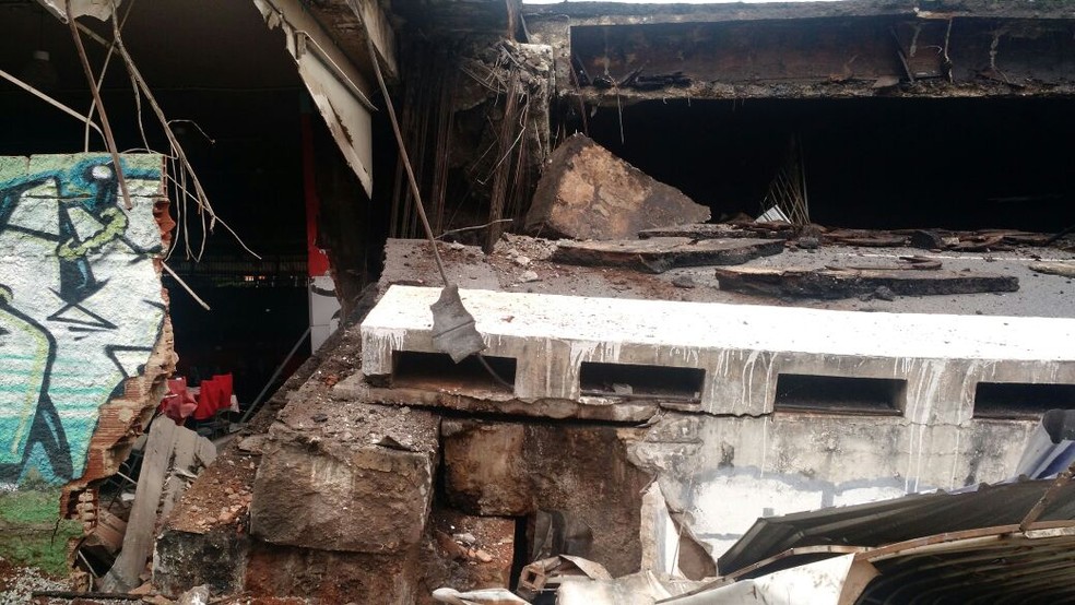 Viaduto no Eixão no centro de Brasília desaba sobre restaurante (Foto: Arquivo pessoal)