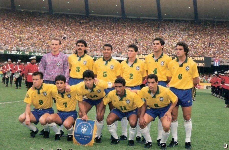 Seleção Brasileira alinhada para a partida contra o Uruguai em 1993 (Foto: reprodução)
