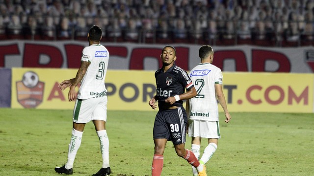 Brenner, do São Paulo, contra o Goiás