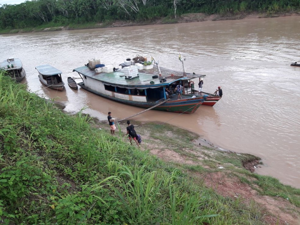 Coordenador do grupo diz que não conseguiram dinheiro para pagar passagem de lancha e por isso optaram por valor menor, mas com mais tempo de viagem (Foto: José Mesquita/Arquivo Pessoal)