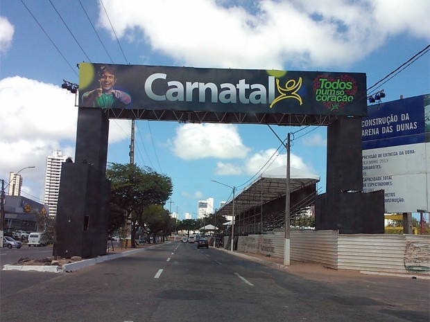 Entrada do 'Corredor da Folia' está pronto para o Carnatal 2012 (Foto: Augusto Gomes/G1)