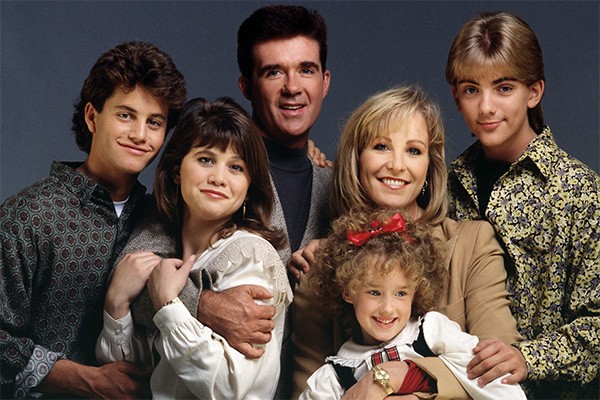 De 1985 a 1992, a família Seaver, da série 'Growing Pains', cativou o público. (Foto: Divulgação)
