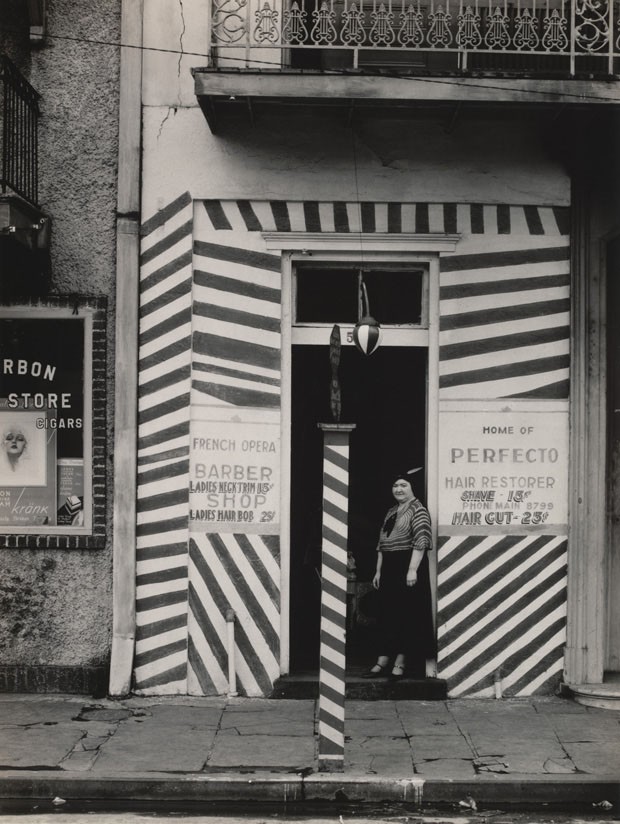 Sidewalk and Shopfront, New Orleans, 1935 (Foto: Walker Evans)