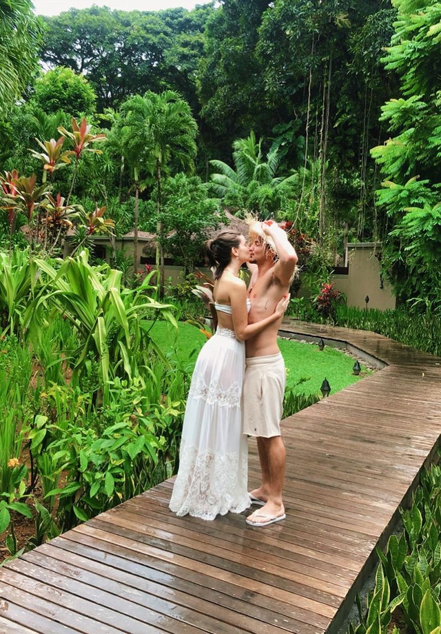 Camila Queiroz e Klebber Toledo curtem lua de mel em ilha daÁfrica (Foto: Reprodução/Instagram)