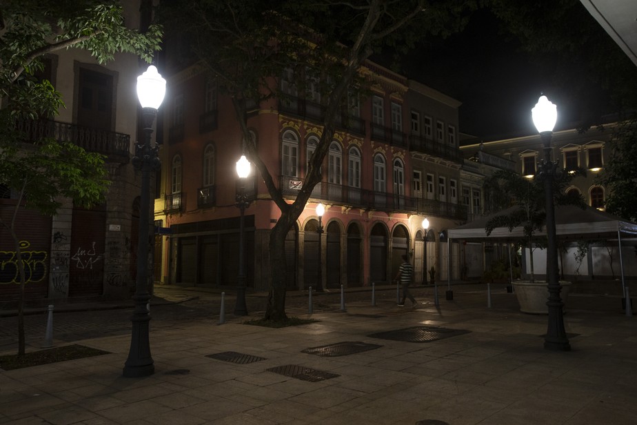 Parte do Centro histórico do Rio terá um conjunto de 300 luminárias centenárias restauradas
