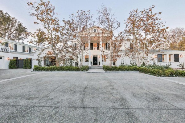A casa vendida pelo ator Danny DeVito ao bilionário australiano James Packer (Foto: Divulgação)