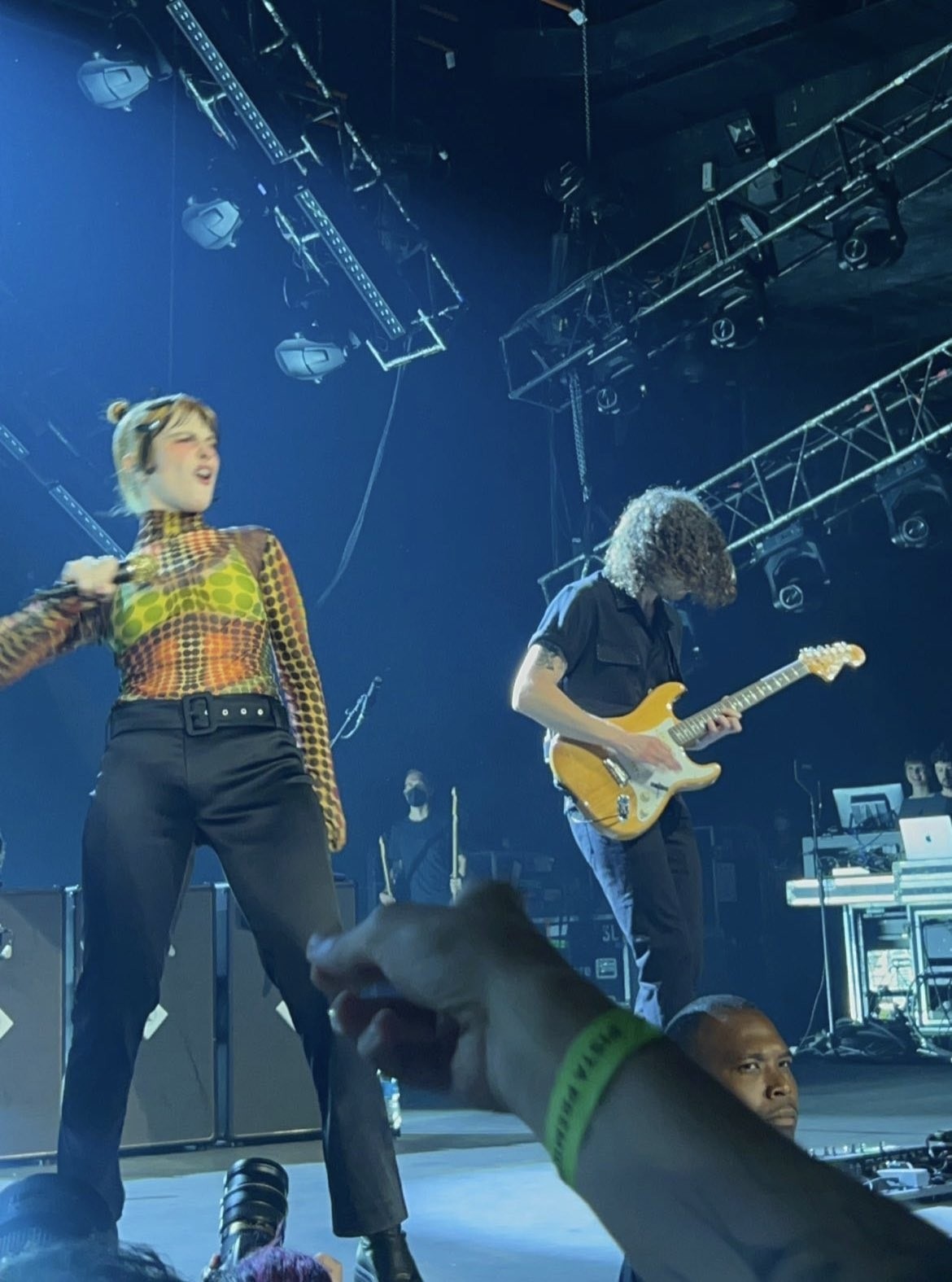 Paramore volta ao Rio com novo repertório e mesma sintonia do início dos anos 2000