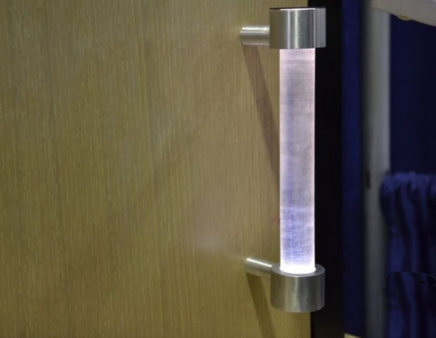 Estudantes de Hong Kong inventam maçaneta auto-esterilizante (Foto: Divulgação )