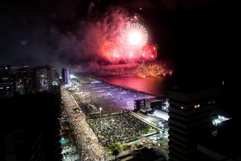 Show da virada do ano no aterro da Praia de Iracema, em 2019. — Foto: Thiago Gadêlha/ SVM
