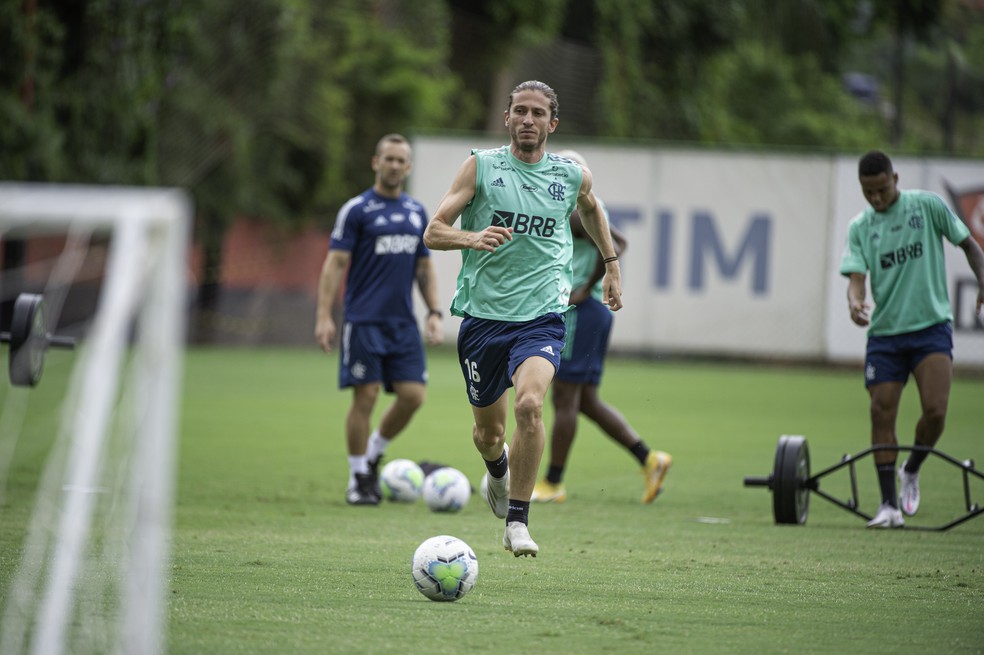 Filipe Luís no treino do Flamengo — Foto: Alexandre Vidal/Flamengo