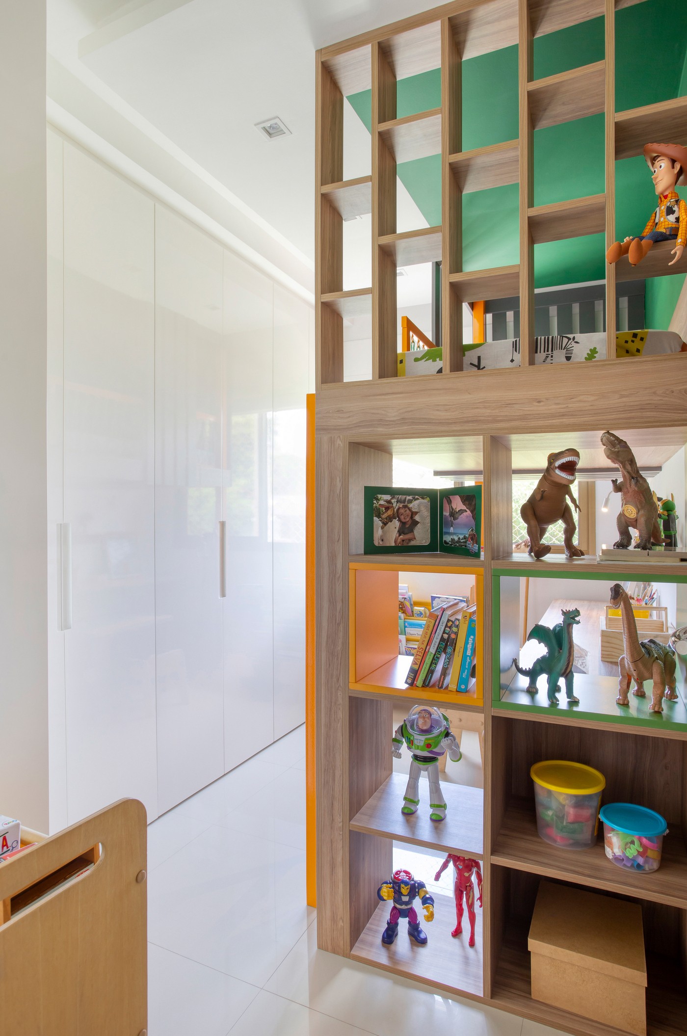 Décor do dia: quarto infantil pequeno tem boas soluções de aproveitamento de espaço (Foto: Raiana Medina)