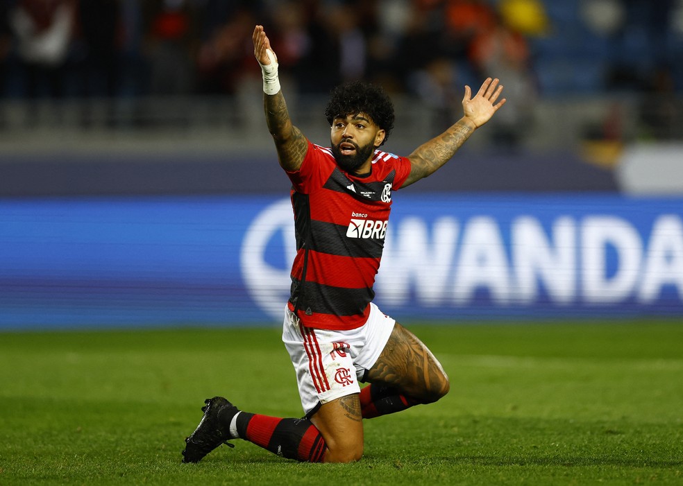Gabigol pede p�nalti em Flamengo x Al Hilal � Foto: REUTERS/Andrew Boyers