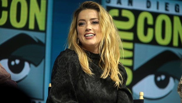 Amber Heard (Foto: Gage Skidmore from Peoria, AZ, United States of America, CC BY-SA 2.0 <https://creativecommons.org/licenses/by-sa/2.0>, via Wikimedia Commons)