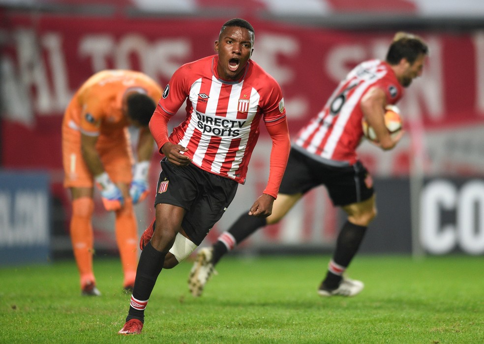 Otero foi autor do gol da classificação (Foto: Gustavo Garello/Reuters)