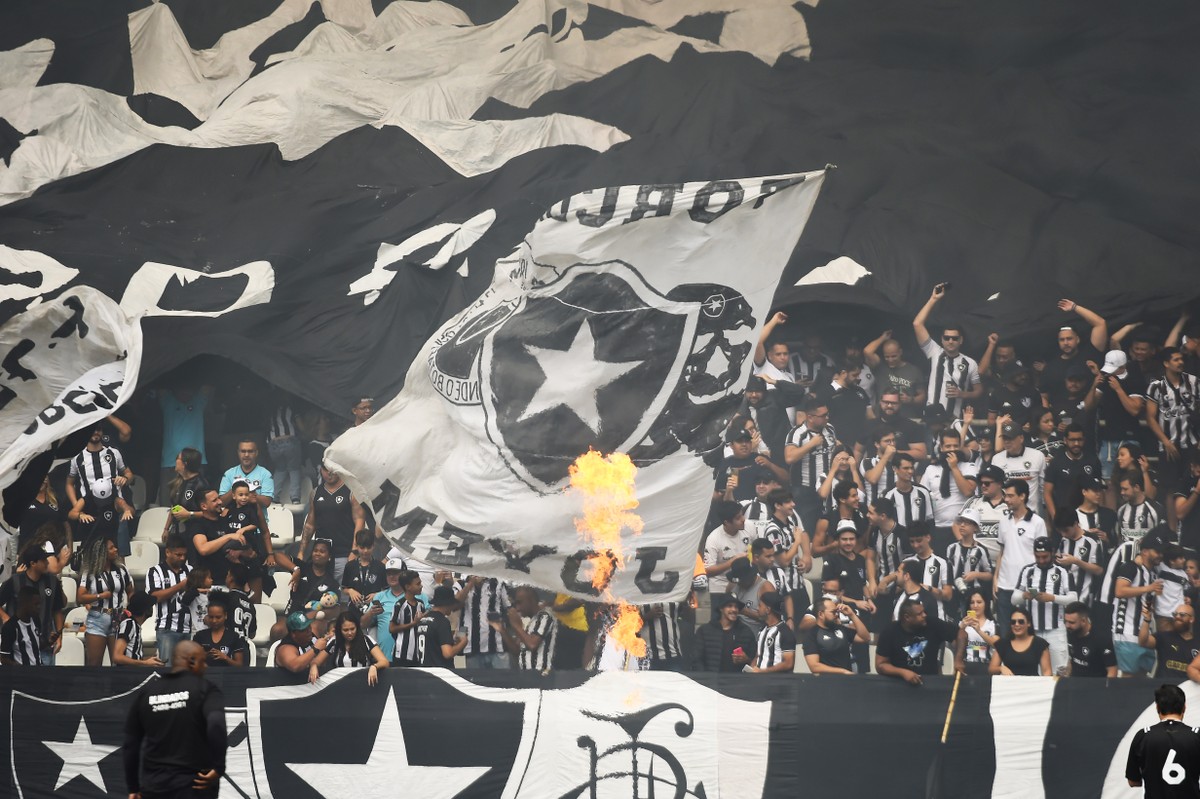 Venda de ingressos aberta para Botafogo x Bragantino, pelo Brasileirão ...