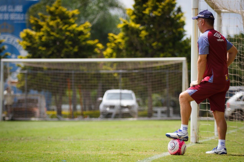 Marcação forte, postura e estratégia: como vencer o Atlético-MG, na visão de Mano