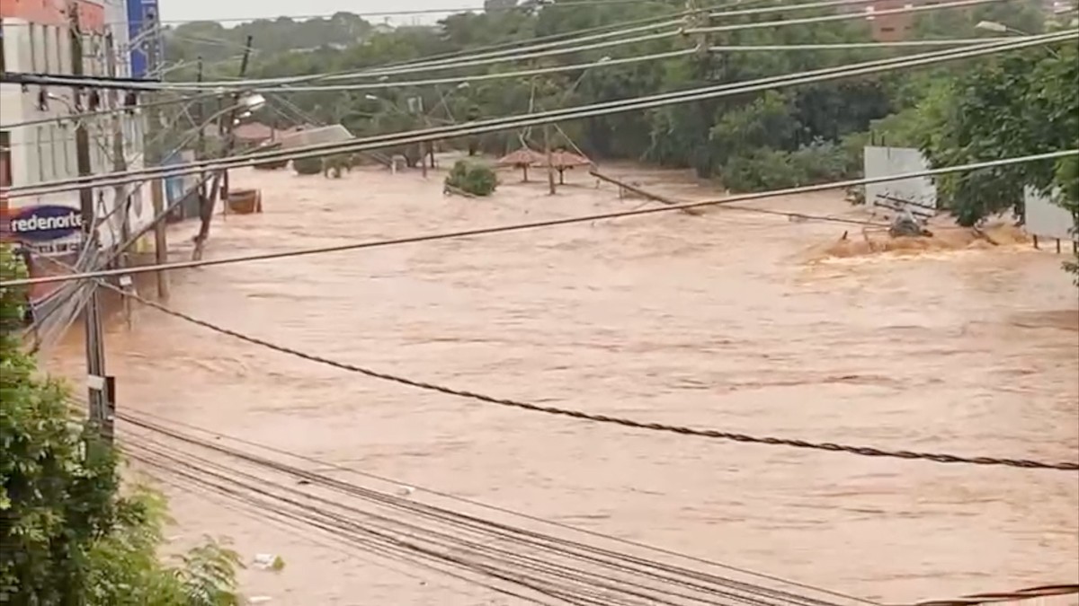 Inmet emite alerta de perigo para chuvas intensas no Norte e Noroeste de MG