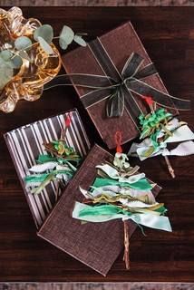 Miniárvores de fitas da Botões de Amora são mimo para incrementar a decoração dos próximos Natais