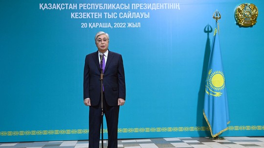 Presidente do Cazaquistão conquista reeleição e consolida poder em eleição sem rivais