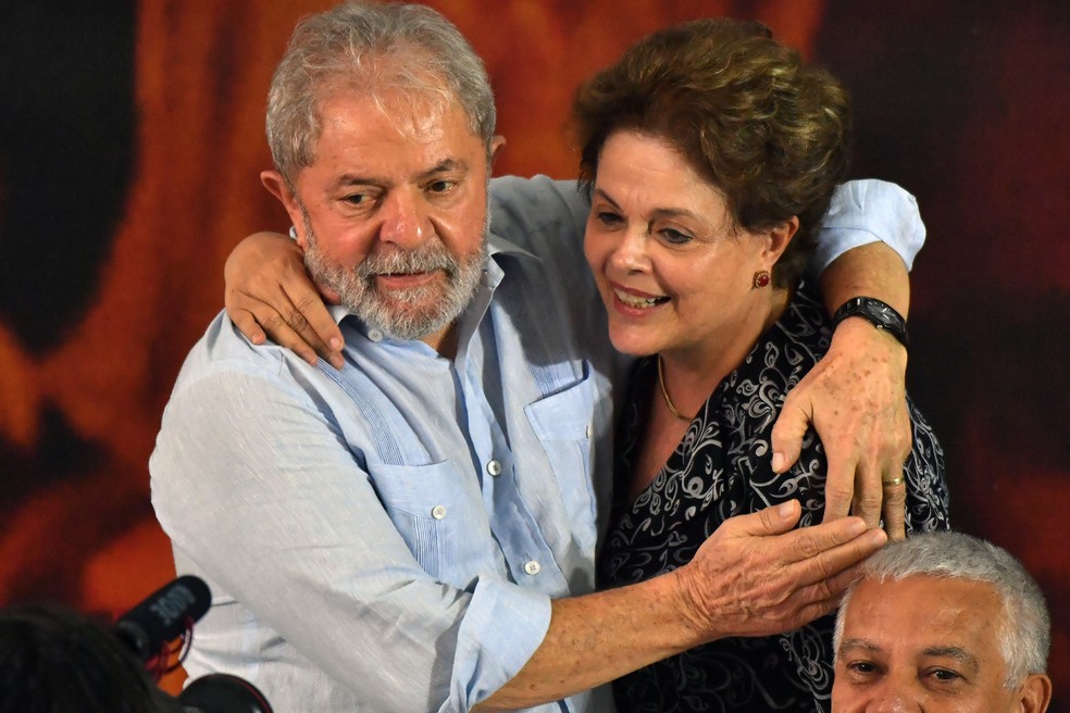 Lula descartou contar com Dilma como ministra no governo caso seja eleito — Foto: Nelson Almeida/AFP
