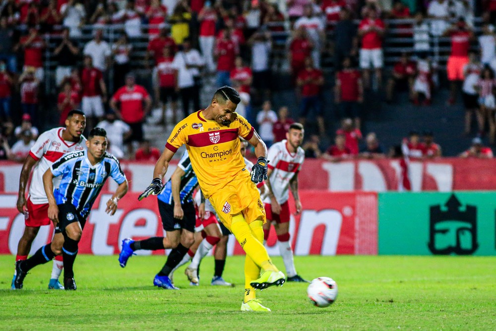 Deu tudo errado - Rodrigo Ferreira lamenta derrota do Grêmio em Maceió