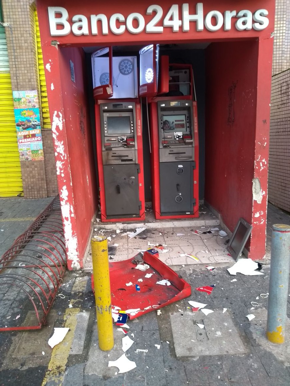 Apenas a estrutura externa ficou danificada (Foto: G1 Santos)
