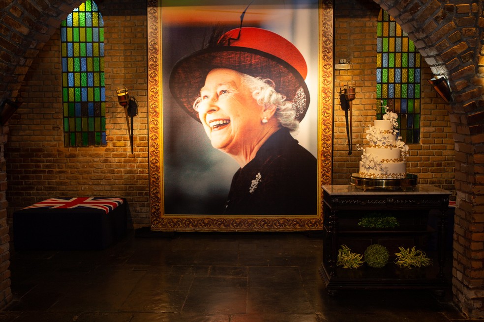 Foto da rainha Elizabeth II em festa de comemoração ao Jubilo de Platina — Foto: Embaixada do Reino Unido/Divulgação
