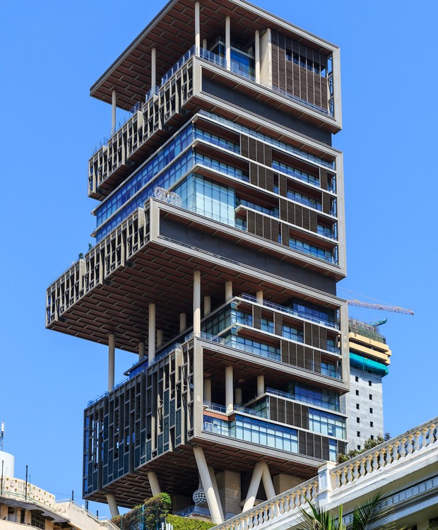 Com 27 andares, o prédio em Mumbai é residência de um empresário indiano e sua família (Foto: A.Savin / Wikimedia Commons )
